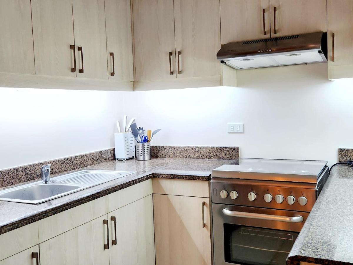 מנילה Casa Antonio At Fairway Terraces Family Penthouse 2Br Wi-Fi Nr Golf, Airport, Fort Bgc מראה חיצוני תמונה